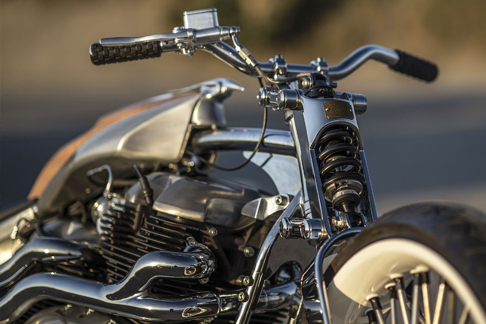 close view of the spring inside the girder front suspension